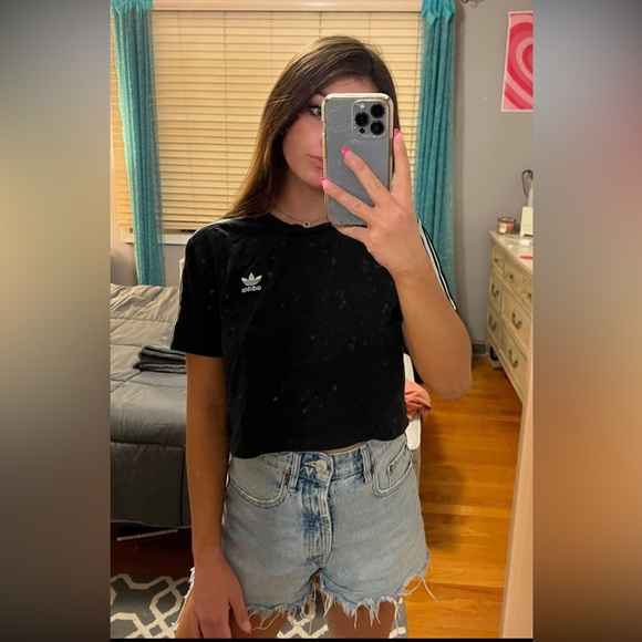 Adidas T-Shirt - Picture 2 of 5